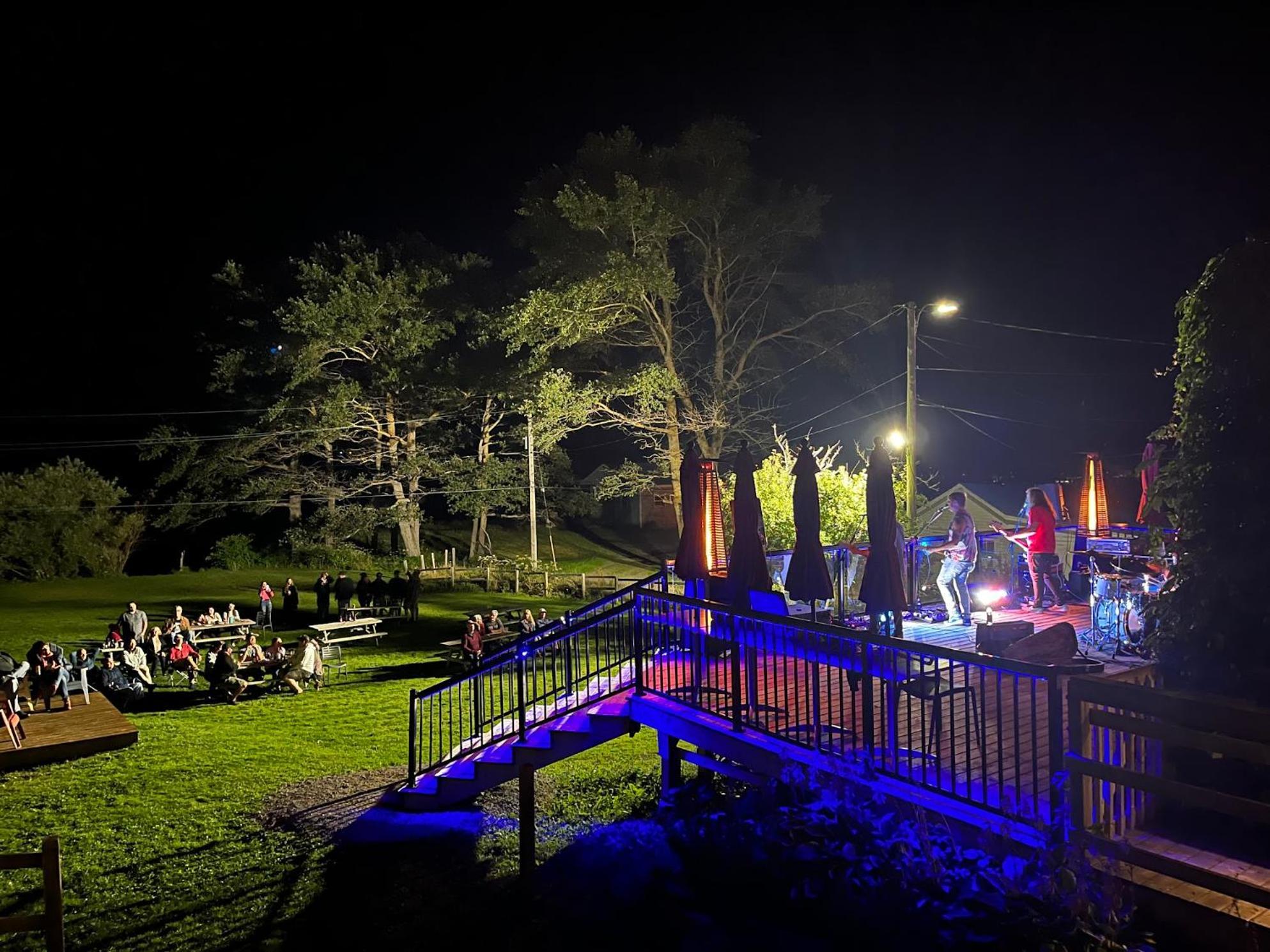 D'Escousse Groundswell Pub & Inn מראה חיצוני תמונה